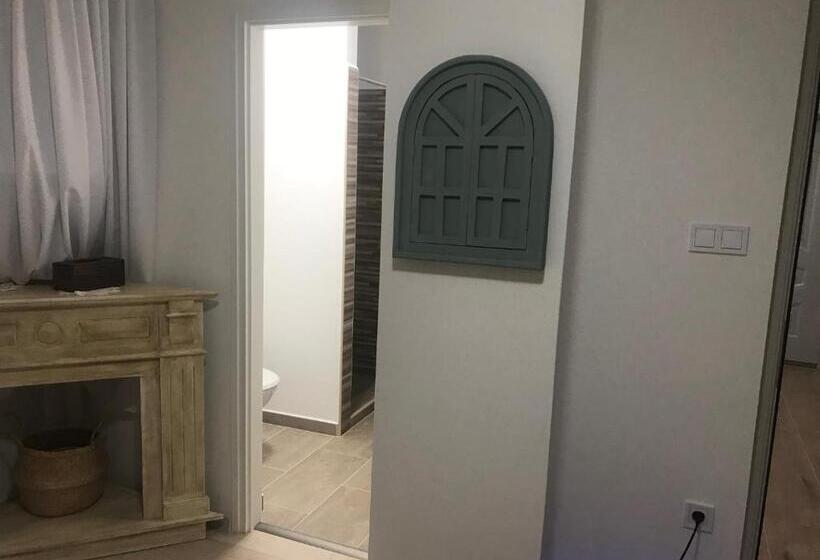 סוויטת 2 חדרי שינה, Karolina Vendégház