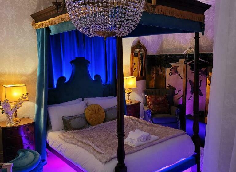 اتاق لوکس, Ravenscroft B&b