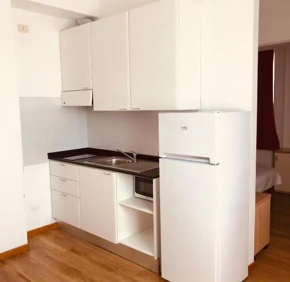 استودیوی لوکس, Residence Panigale