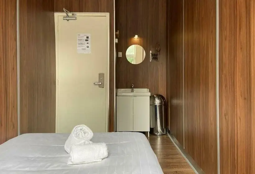 اتاق استاندارد با سرویس بهداشتی مشترک, Hostel Utopia