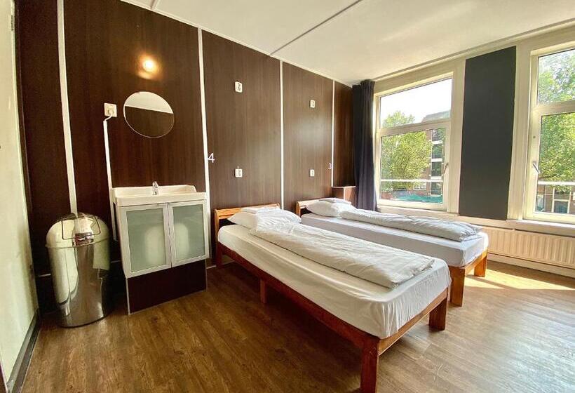 اتاق استاندارد چهار تخته, Hostel Utopia