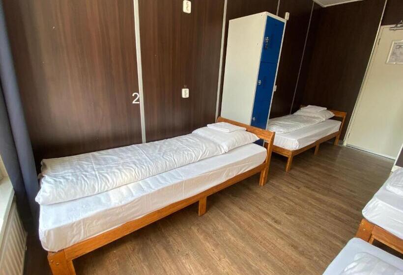 اتاق استاندارد چهار تخته, Hostel Utopia