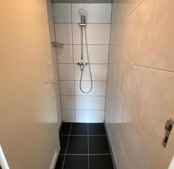 اتاق استاندارد چهار تخته, Hostel Utopia