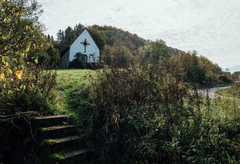 חדר סטנדרט, Merle