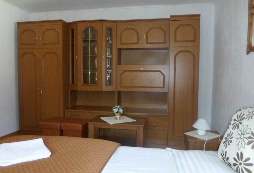 豪华套房, Zoltan&erika