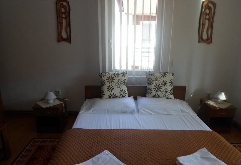 豪华套房, Zoltan&erika