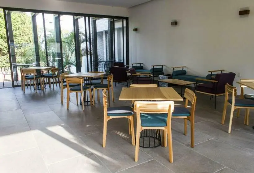 キングサイズベッドのデラックスルーム, Villa Internacional Hotel & Club
