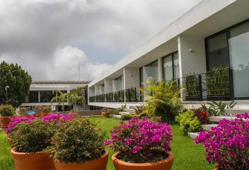 キングサイズベッドのデラックスルーム, Villa Internacional Hotel & Club