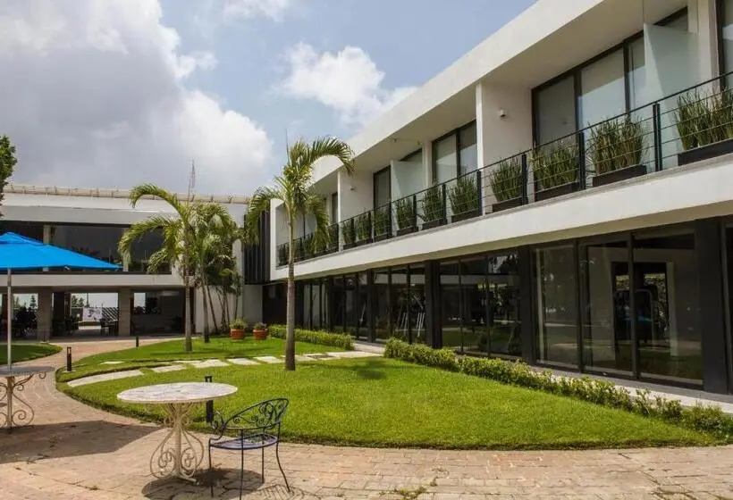 キングサイズベッドのデラックスルーム, Villa Internacional Hotel & Club