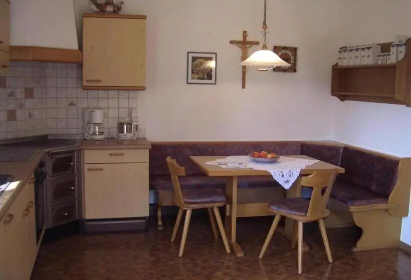 Huoneisto 1 Makuuhuone Parveke, Kachlerhof