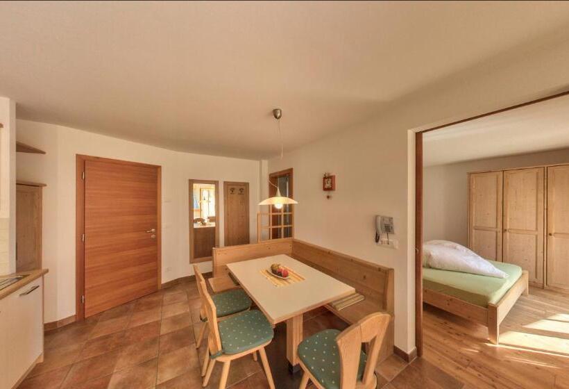 1 Bedroom Apartment Lake View, Naturresidenz Theistadl