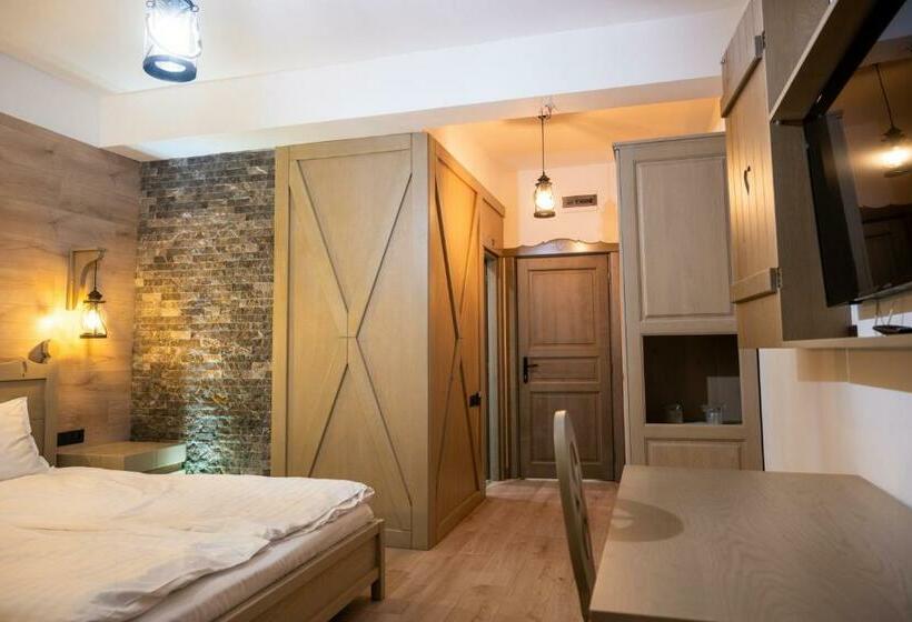 스탠다드 트리플 발코니 룸, Pension Mama Cozonacilor