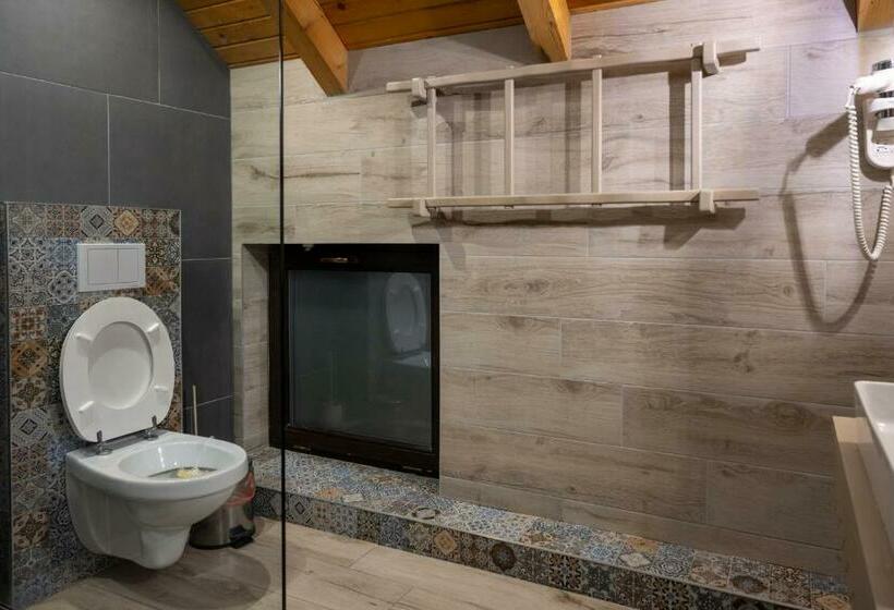 스탠다드 트리플 발코니 룸, Pension Mama Cozonacilor