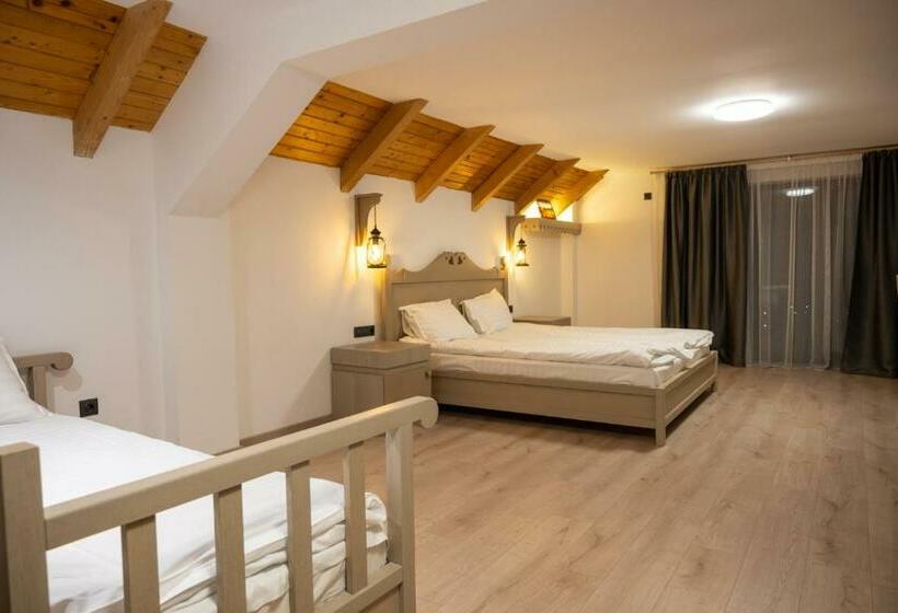 스탠다드 트리플 발코니 룸, Pension Mama Cozonacilor