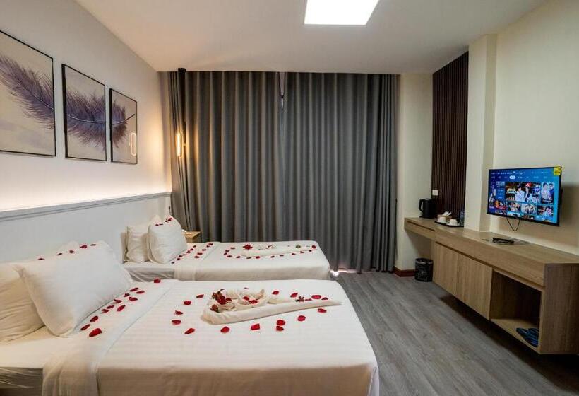 غرفة ديلوكس, Hak Heng