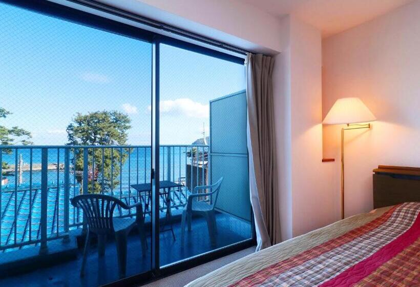 غرفة قياسية سرير كينج, Izu Kansya