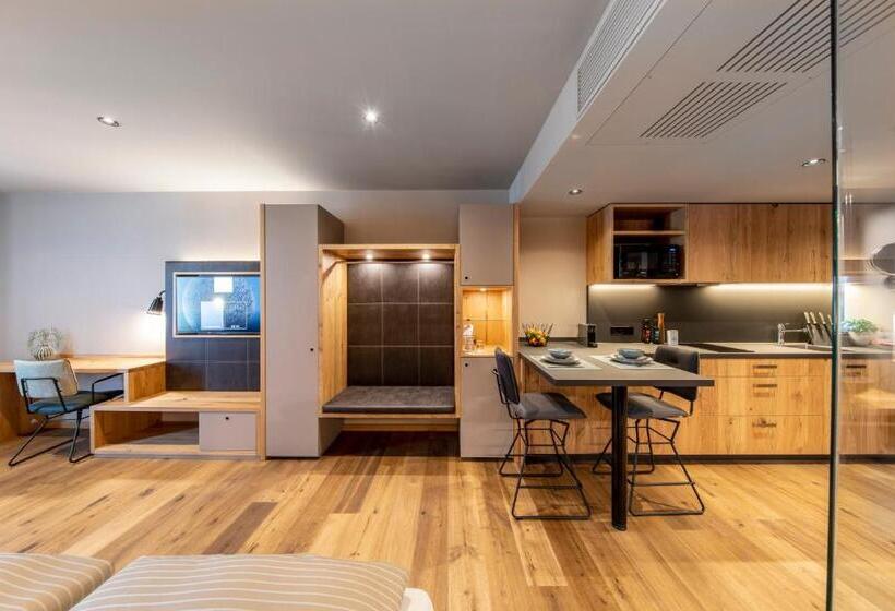 스탠다드 스튜디오, Akzent Hotel Laupheimer Hof