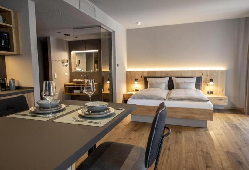 스탠다드 스튜디오, Akzent Hotel Laupheimer Hof