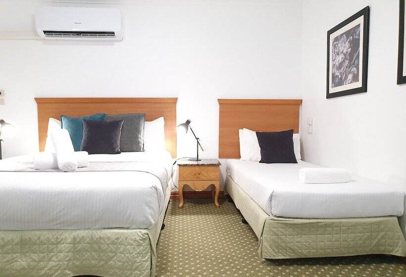 Camera Standard, Bell Motel