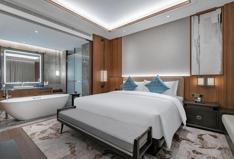 수피리어 룸, Guizhou Park