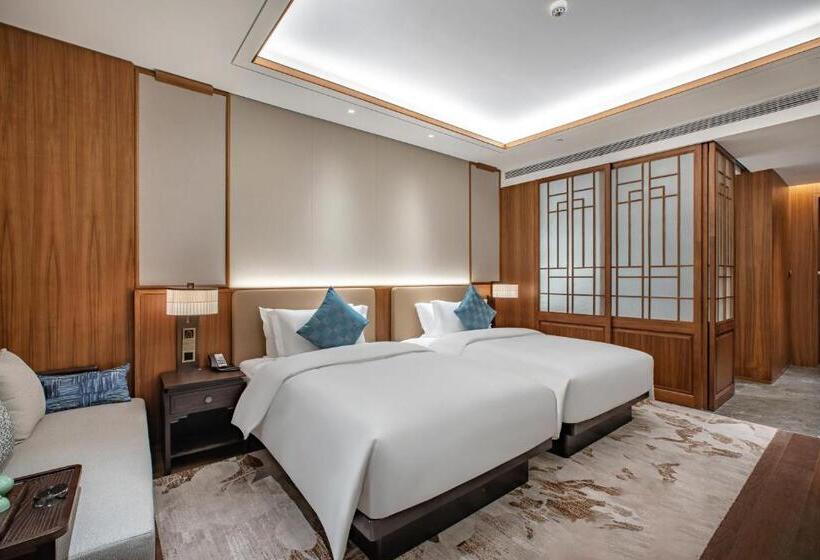 수피리어 룸, Guizhou Park