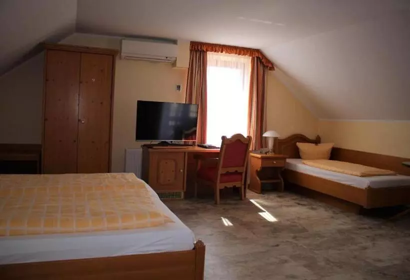 スタンダードトリプルルーム, Bed & Breakfast Hotel Müllerhof