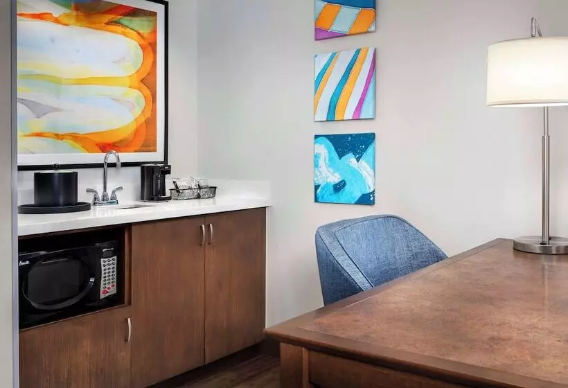 スタンダードスタジオ, Hampton Inn & Suites Lake Mary At Colonial Townpark