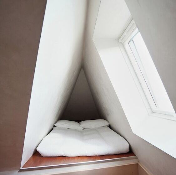 جناح جونيور, Hôtel Real Nyon By Happyculture