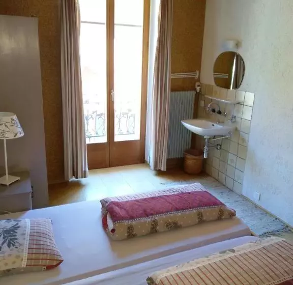 バス共有のスタンダードルーム, Maison D Hôtes De La Gare