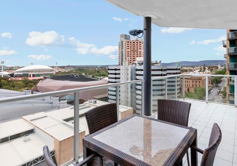 Апартаменты Ejecutiva 2 Спальни, Oaks Adelaide Embassy Suites