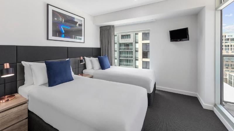 Апартаменты Deluxe 2 Спальни, Oaks Adelaide Embassy Suites