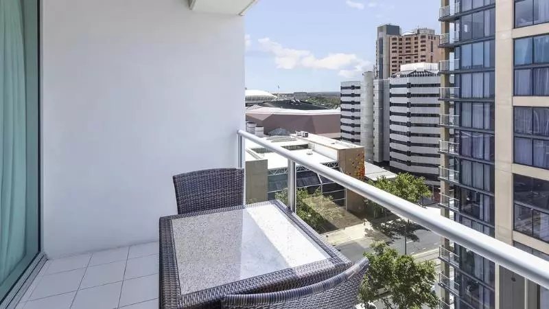 一ベッドルームエクゼクティブアパートメント, Oaks Adelaide Embassy Suites