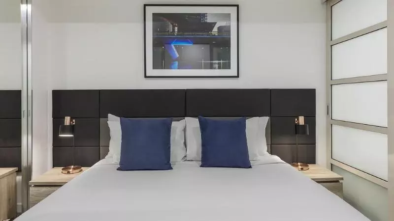 一ベッドルームエクゼクティブアパートメント, Oaks Adelaide Embassy Suites