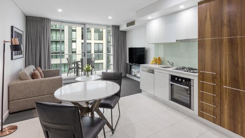 شقة إدارية غرفة واحدة, Oaks Adelaide Embassy Suites