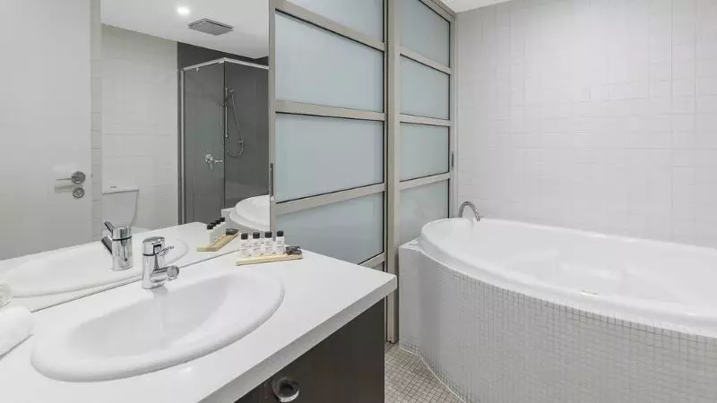 一ベッドルームエクゼクティブアパートメント, Oaks Adelaide Embassy Suites
