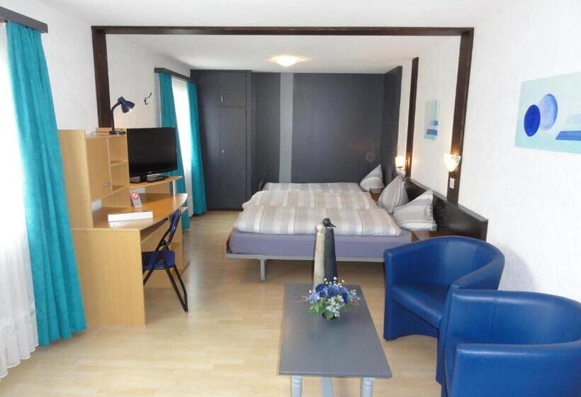 חדר סטנדרט לשלושה, Primavera