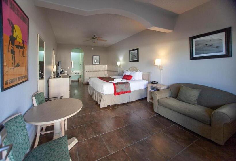 מיטת קינג בסוויטה, Ramada By Wyndham & Suites South Padre Island