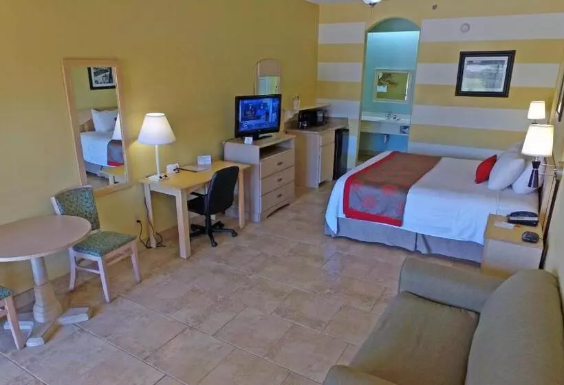 キングサイズベッドのスタンダードルーム, Ramada By Wyndham & Suites South Padre Island