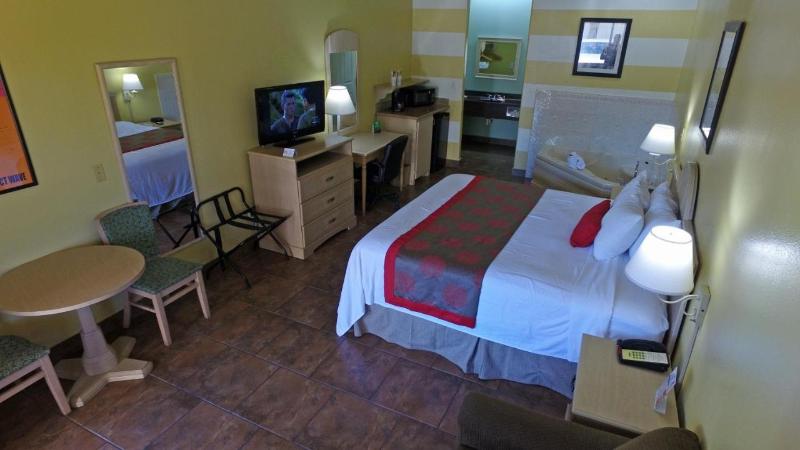 חדר סטנדרט עם מיטת קינג, Ramada By Wyndham & Suites South Padre Island