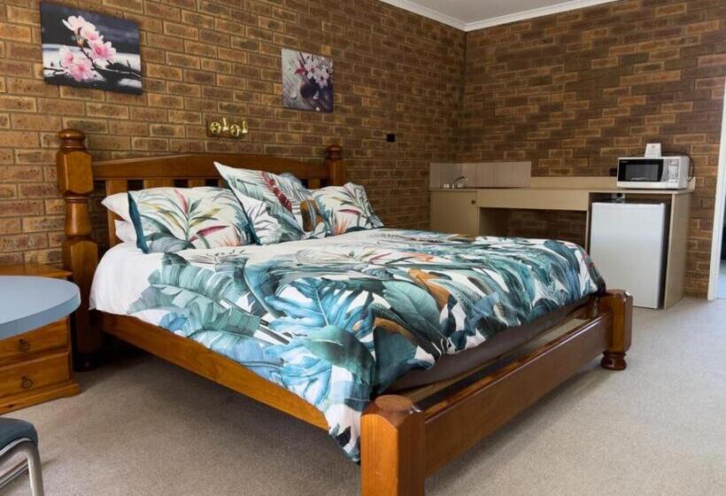 اتاق استاندارد با تخت بزرگ, Settlement Motor Inn