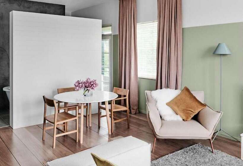 スイート, The Prince