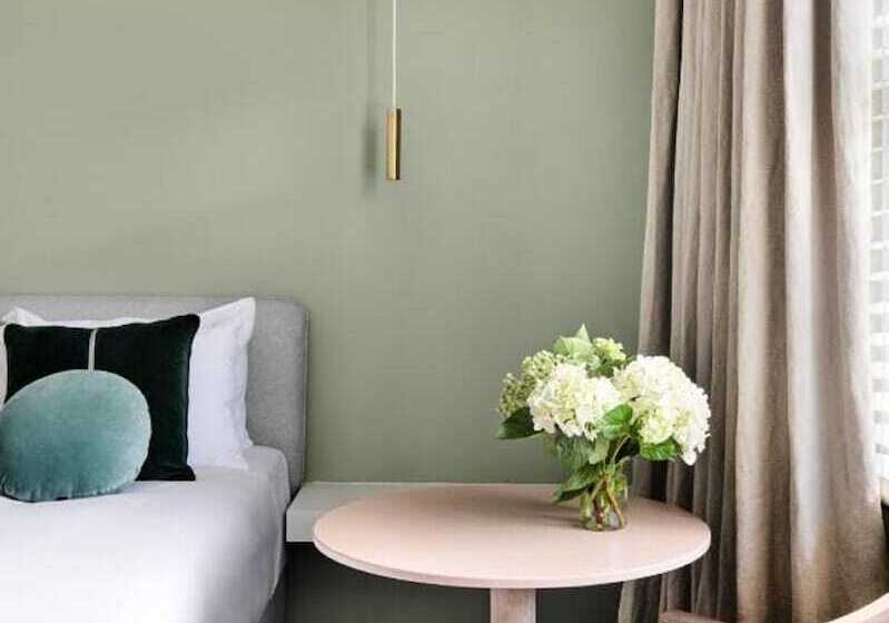 スタンダードルーム, The Prince