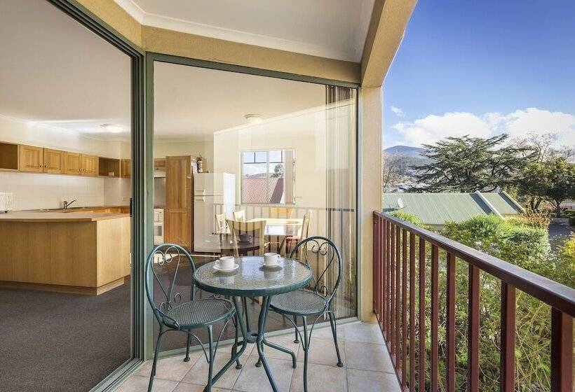 带4个卧室的公寓, Quest Trinity House