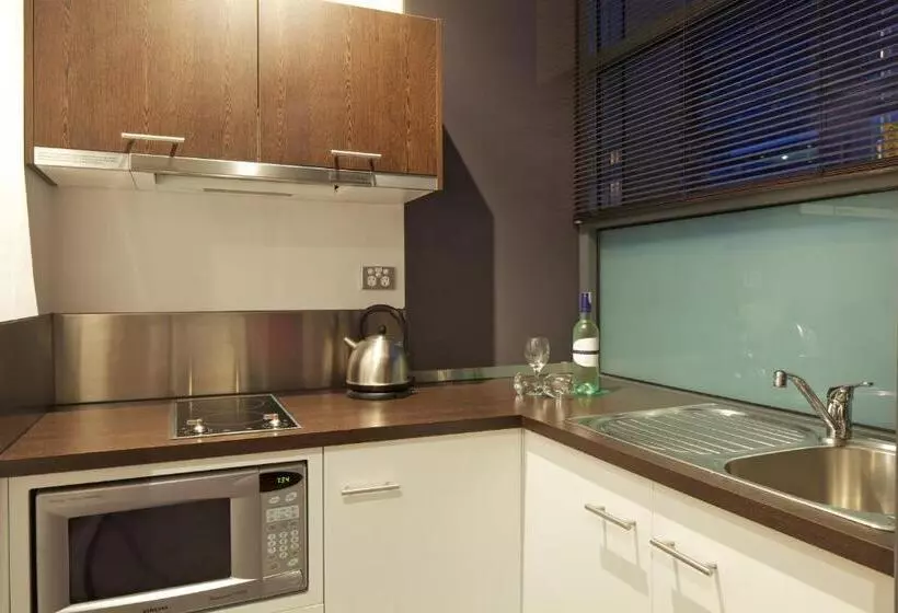 デラックススタジオ, Zero Davey Boutique Apartment