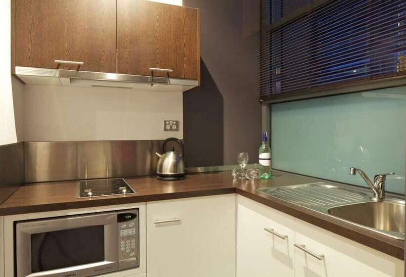 استودیوی لوکس, Zero Davey Boutique Apartment