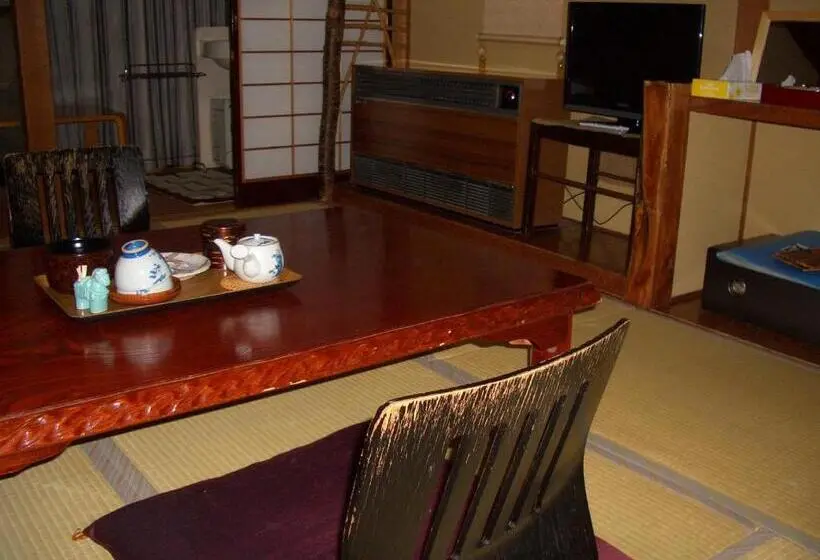 اتاق استاندارد با سرویس بهداشتی مشترک, Ryokan Tomitaya Bekkan