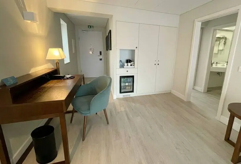 سوئیت پریمیوم با چشم‌انداز دریا, Four Points By Sheraton Sesimbra