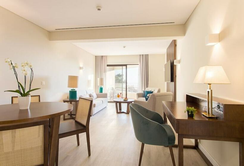 Люкс Премиум Вид на Бассейн, Four Points By Sheraton Sesimbra