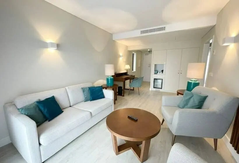 سوئیت پریمیوم با چشم‌انداز دریا, Four Points By Sheraton Sesimbra
