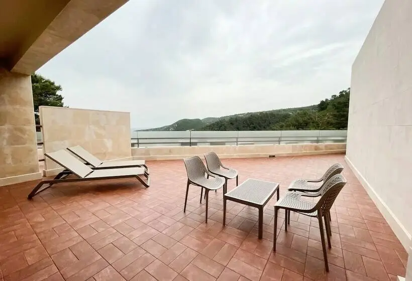 سوئیت پریمیوم با چشم‌انداز دریا, Four Points By Sheraton Sesimbra